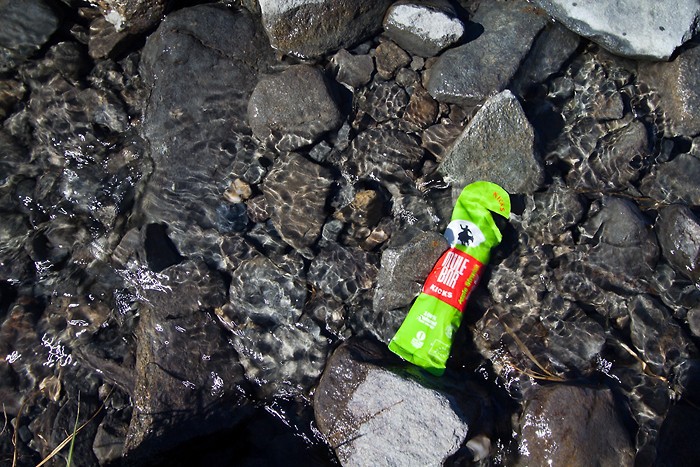 Gel Mulebar qui se baigne dans le Lac Rond