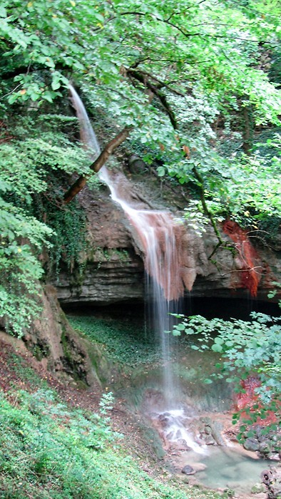 Cascade tout prs du dpart de La Voie du Tram