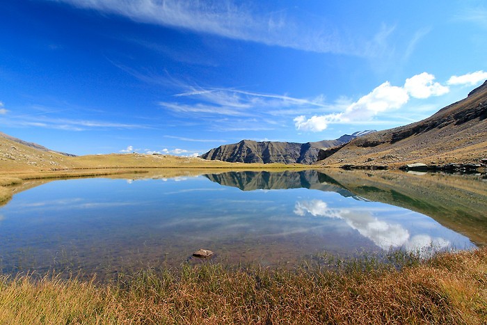 L'autre ct du lac Faravel