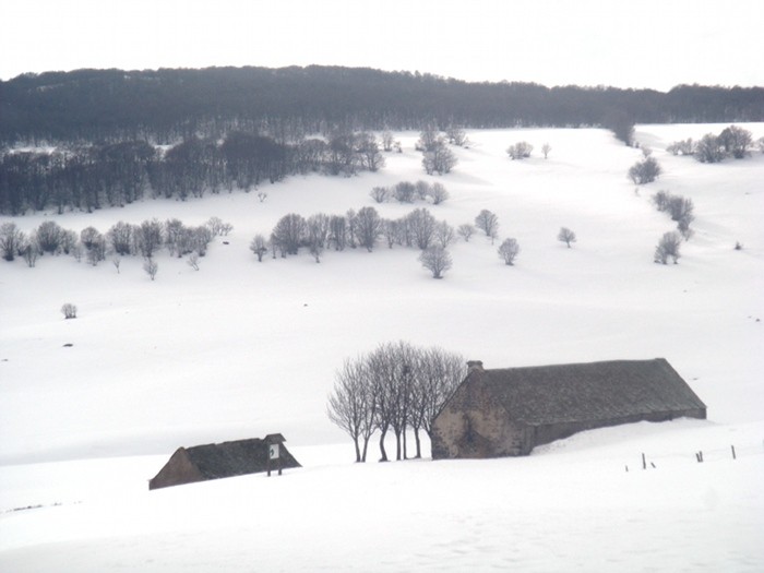 Un buron sous la neige d'Aubrac