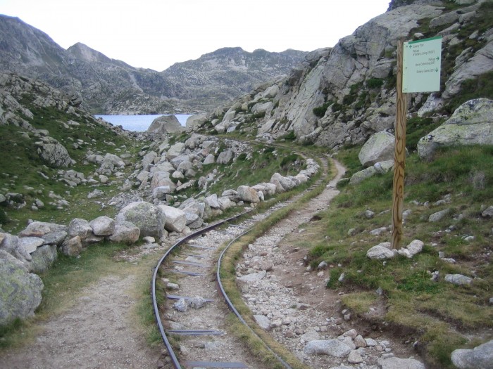 Estany Tort et ancienne voie ferre