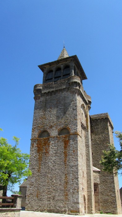 Beau temps sur Sainte Radegonde et son glise