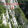 Chemin de la Mature  peine visible dans la paroie