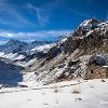 Cabane de Cestrède et lac en contrebas