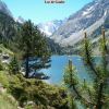 On longe le lac de Gaube par la gauche