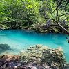 La couleur de l'eau est magnifique
