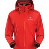 Photo : Veste coupe-vent Arc'Teryx Beta AR