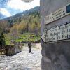 On passe  ct de l'glise de Gavarnie