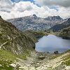 Sentier au dessus du lac Nre