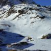 Randonneurs en raquettes,montant au Col du Pourteillou