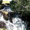 Cascade cache sous le village d'Aubrac