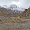 Route qui va au village de Imlil