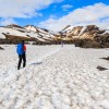 Marche dans la neige sur le Laugavegur