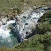 La rivière aux magnifiques couleurs en arrivant dans le cirque d'Estaubé