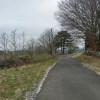 Sur la petite route derrire le village