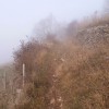 Le sentier qui monte entre les murets
