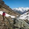 La valle est de moins en moins large