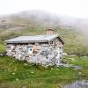 Cabane de Groutte au bord de la route