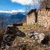 On passe  ct de plusieurs granges en ruine tout au long du parcours