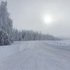La route gele et enneige qui va  Laguiole