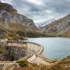 Barrage des Gloriettes et son lac en automne