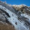 Cascade de glace sur le ct droit de la route