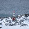 Phare de Lyngstuva et sa petite cabane en hiver