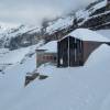 Refuge des Sarradets sous la neige en mai 2025