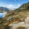 Sentier qui descend vers le lac Dets Coubous