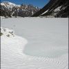 La neige recouvre le lac de Gaube