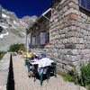 La terrasse du refuge des Bans