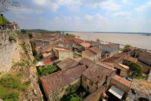 Balades et randonnes pdestres  Bourg en Gironde