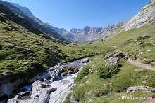 Randonn�e p�destre dans le cirque d'Estaub�