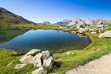 Randonnées vers des lacs de montagne dans la vallée de Névache Randonnées vers des lacs de montagne dans la vallée de Névache