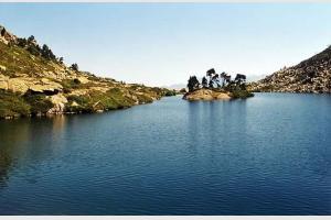 Le calme du lac de Bastampe
