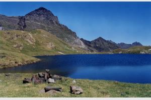 Petit lac de Barroude.