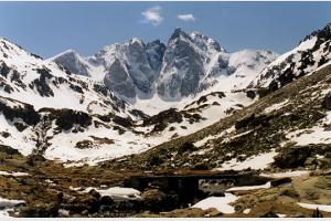Vue sur le Vignemale peu aprs le lac de Gaube.