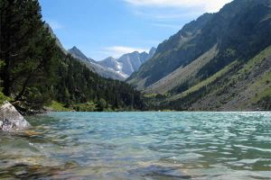 Lac de Gaube et une partie du Vignemale