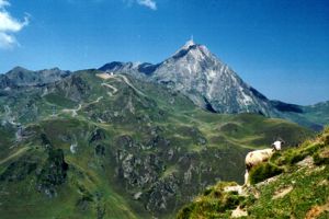 Pic du Midi de Bigorre depuis la crte du Serpolet