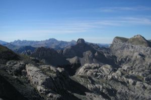 3 rois, pic et table, depuis le sommet du pic d'Anie