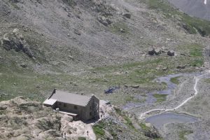 Refuge du Glacier Blanc (2542 m.)