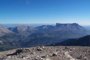 Vue du sommet sur le plateau de Bure
