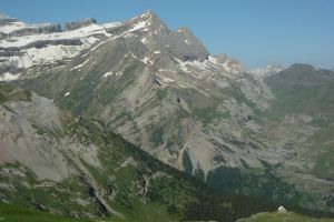 Brche de Roland, Taillon et refuge des Espuguettes