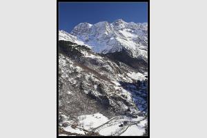 Les Astzaous depuis le sentier des Gypates