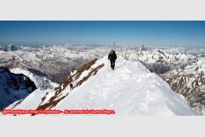 Au sommet du Garmo Negro.