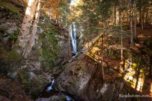 Cascade d'Arizes dans la fort