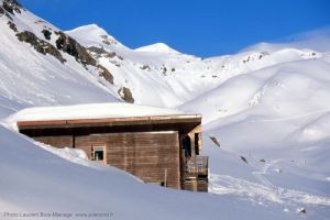 Refuge du Prariond au printemps