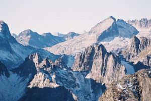 Les aiguilles de la Taillante et du Pilat depuis le Monn