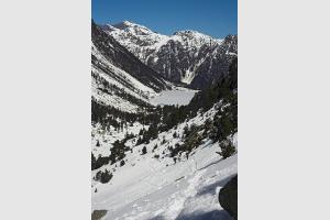 On domine le lac de Gaube
