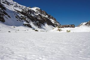 Refuge des Oulettes de Gaube depuis le plateau